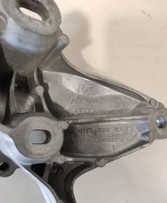 Audi A8 S8 D4 4H Gearbox mounting bracket 4G0399113E