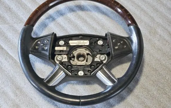 Mercedes-Benz GL X164 Steering wheel A1644603503 A1648200511 A1648210251
