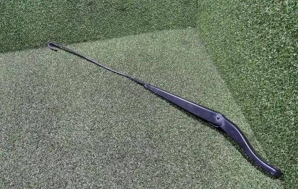 Opel Movano B Front wiper blade arm 8200734777