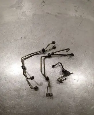 Volvo V50 Fuel injector supply line/pipe 