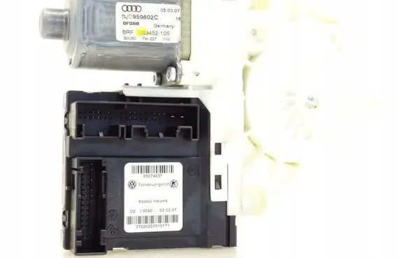 Audi TT TTS Mk2 Front door window regulator motor 8J7959802C