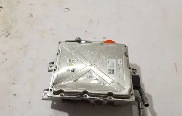 Ford Mach-E I Voltage converter inverter LJ987P425BD