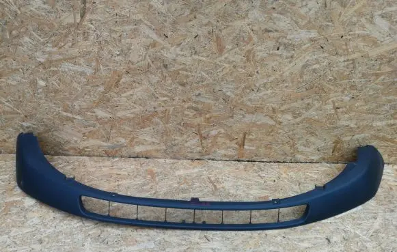 Front bumper splitter molding