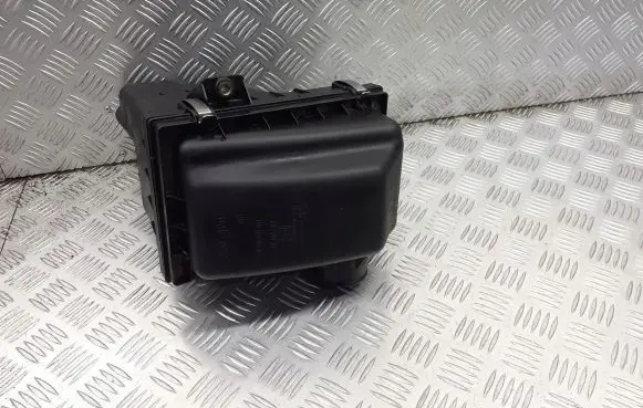 Opel Agila A Air filter box 09204631