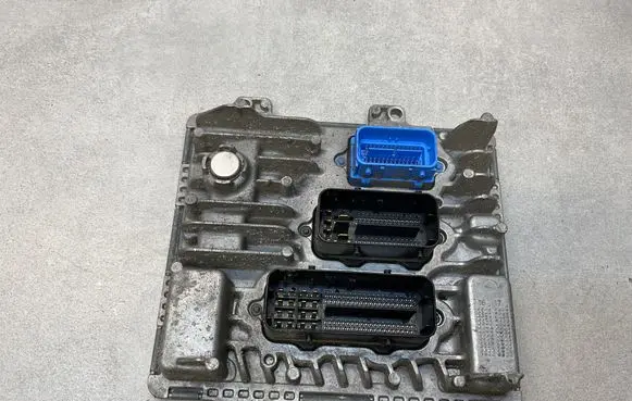 Opel Mokka X Engine control unit/module 55501572