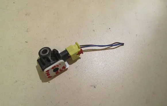 Volkswagen Polo V 6R Airbag deployment crash/impact sensor 2H0959351
