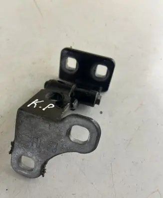 Land Rover Range Rover L322 Front door lower hinge 70254479