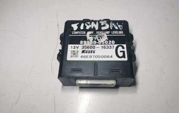 Toyota Avensis T250 Light module LCM 8996005020