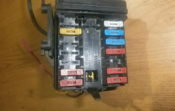 Peugeot 406 Fuse box set 9608173180