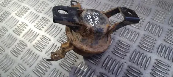 Toyota Corolla E110 Engine mount bracket