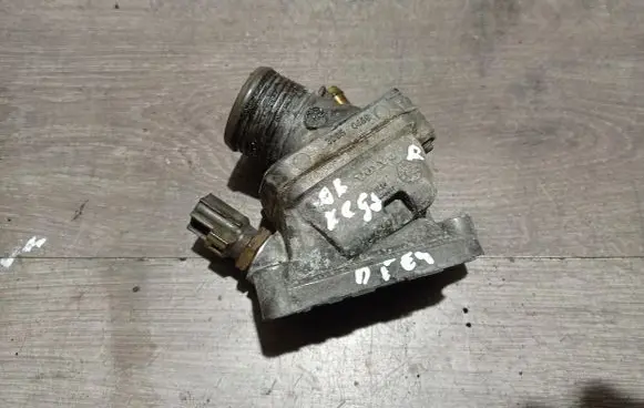 Thermostat/thermostat housing