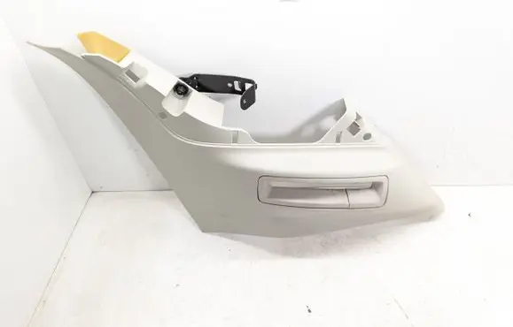 Volvo XC90 (D)pillar trim (top) 31389177