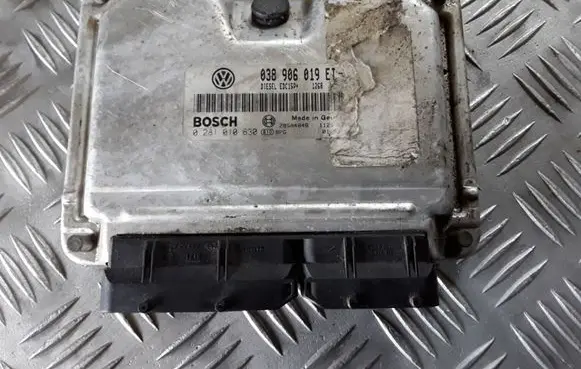 Volkswagen Sharan Engine control unit/module 038906019ET 0281010630
