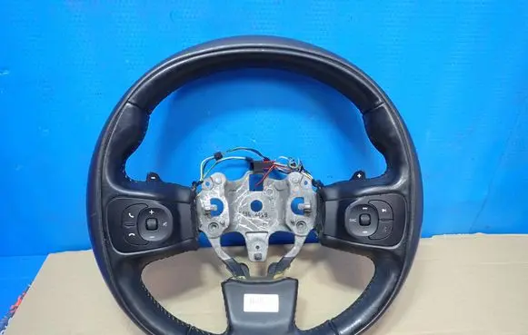 Fiat 500L Steering wheel 