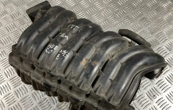 Toyota Avensis T250 Intake manifold