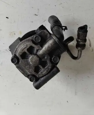 Ford Mondeo MK IV Power steering pump 6G913A733CA
