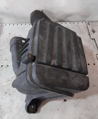 Volkswagen Eos Air filter box 70318505
