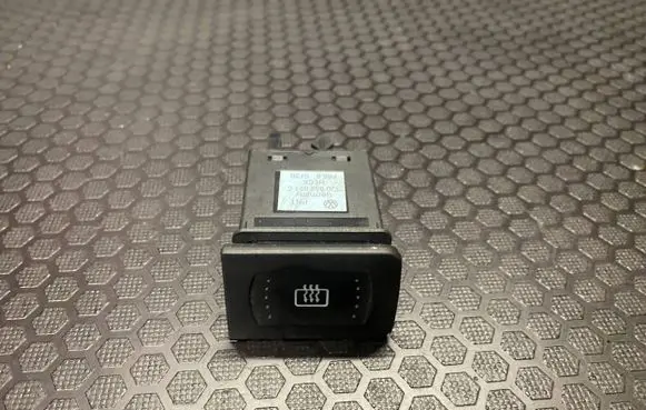 Volkswagen Golf IV Windscreen/window heater switch 1J0959621C