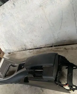 BMW 3 E90 E91 Center console
