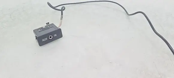BMW X5 E70 AUX in-socket connector 6986791