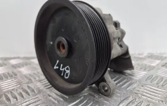 Mercedes-Benz E W212 Power steering pump A0064664801 7695955142