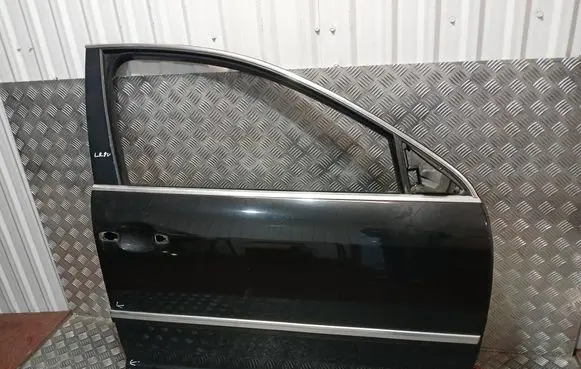 Volkswagen Phaeton Front door