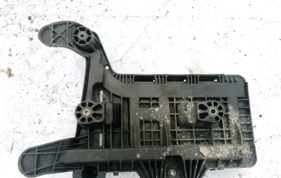 Volkswagen Golf V Battery box tray 1K0915333 1K0915333C