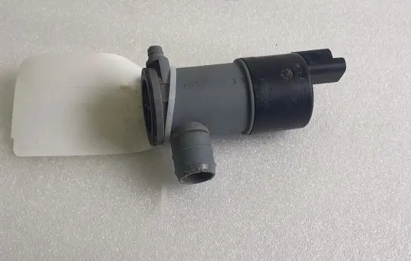 Nissan Qashqai J12 Windscreen/windshield washer pump 9825894180 9825893480