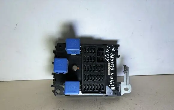 Nissan Almera Fuse module 243501N000F 243501N000 1N05G03