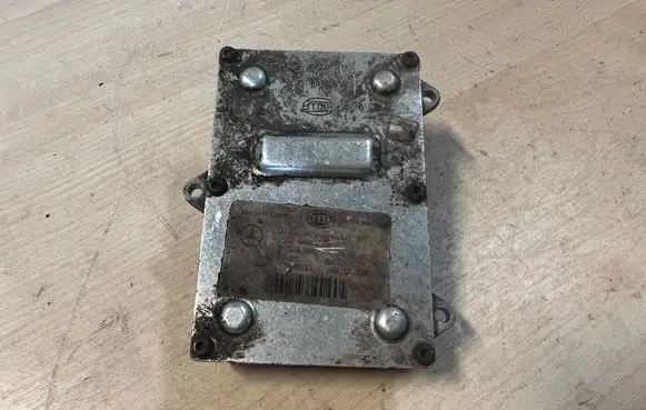 Mercedes-Benz E W211 Headlight ballast module Xenon 5DF00827900 A0028202426