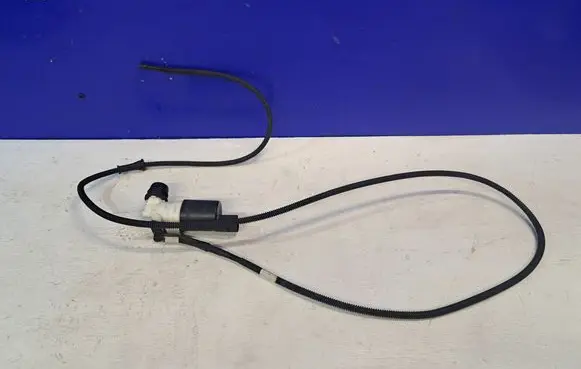 Volvo S60 Windscreen/windshield washer pump 31349264