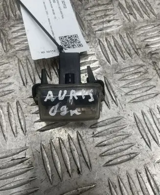 Toyota Auris 150 Number plate light
