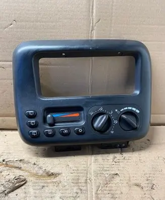 Chrysler Grand Voyager III Climate control unit P4677335AB