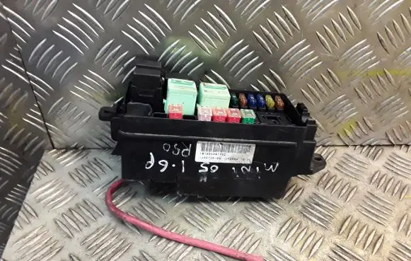 Mini One - Cooper R50 - 53 Fuse box set 1480790