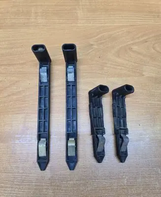 Headlight/headlamp mounting bracket