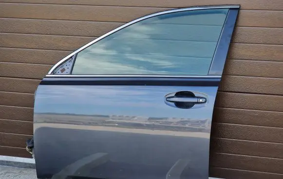 Subaru Legacy Front door