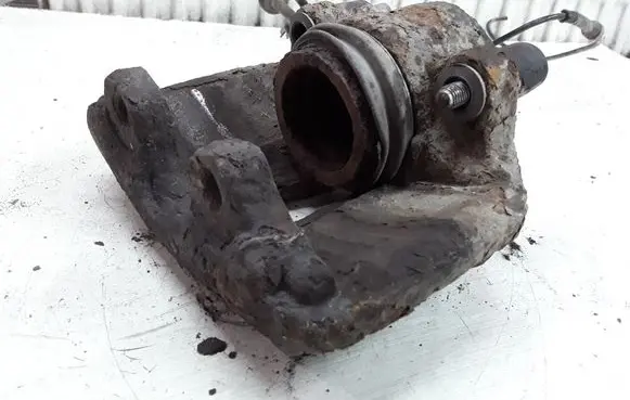 Mercedes-Benz Vito Viano W638 Front brake caliper