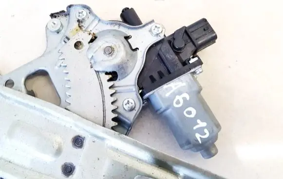 Mitsubishi Lancer X Front door window regulator motor 812170