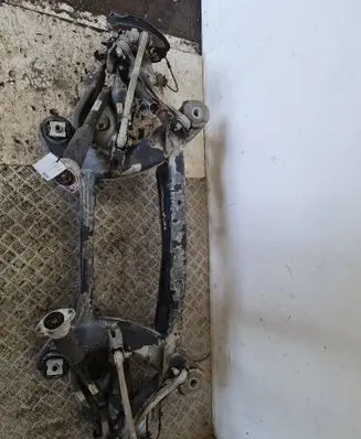 Mercedes-Benz C W205 Rear axle beam GALINISTILTAS