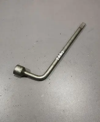 Toyota Yaris Wheel nut wrench 