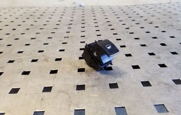 Volkswagen PASSAT B8 Electric window control switch 5G0959855H