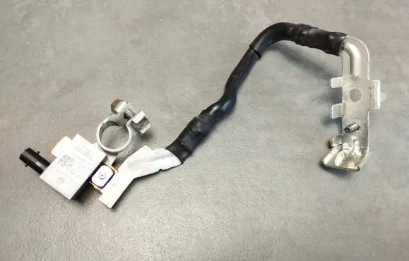 Volkswagen Tiguan Positive cable (battery) 5QS915181