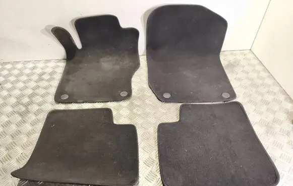 Volkswagen Touran II Car floor mat set 