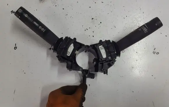 Opel Adam Tailgate/trunk/boot open switch 9543382420941129