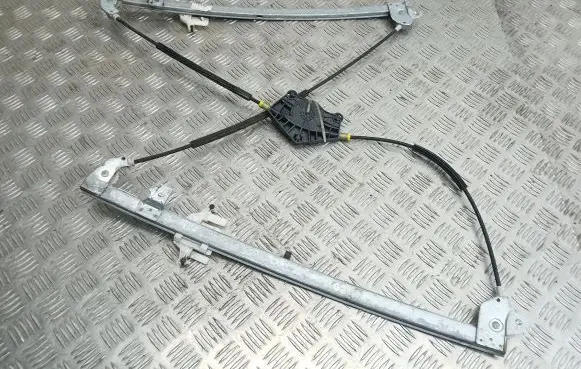 Peugeot 807 Front window lifting mechanism without motor