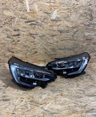 Renault Clio V Headlights/headlamps set 260604183R