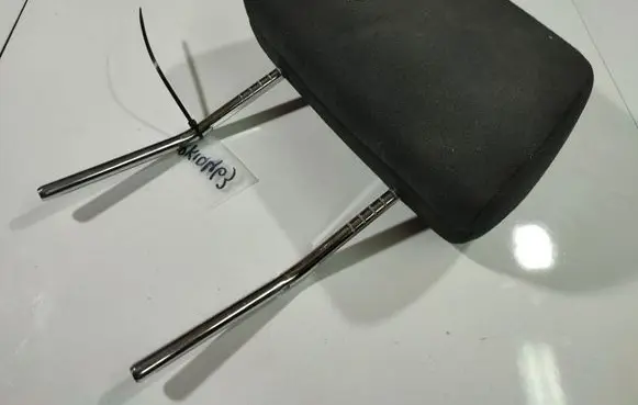 Opel Astra H Front seat headrest 