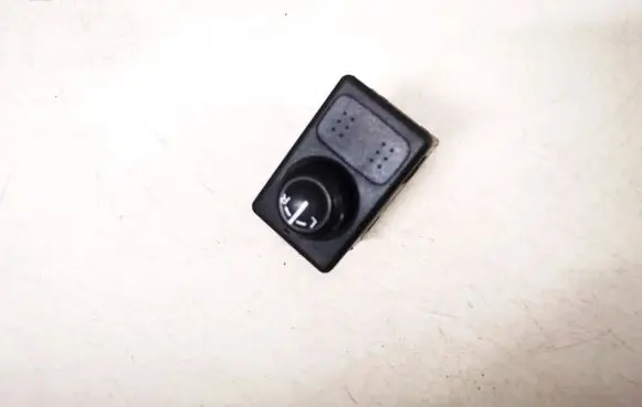Nissan Almera Tino Wing mirror switch