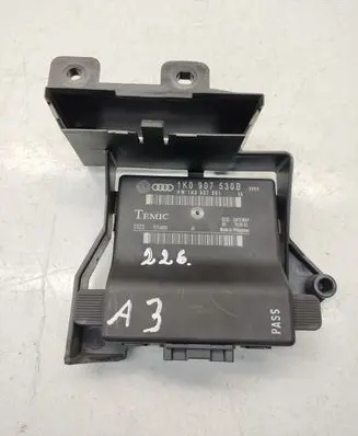 Audi A3 S3 8P Gateway control module 1K0907530 1K0907530B
