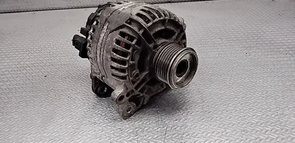 Volkswagen Touran I Generator/alternator 